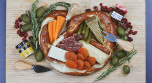 Pretzel Charcuterie Board – Virtual With Us – Virtual With Us
