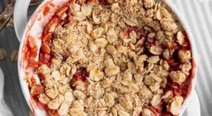 Five-Ingredient Strawberry Crumble – Cup of Jo