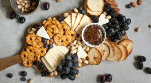 Learn How to Make Your Own Candle and Charcuterie Board in Bangor – q1065.fm