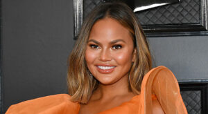 A Behind-the-Scenes Look at Chrissy Teigen’s Upcoming Cookbook (Complete with Pics of Her Newest Recipes) – PureWow