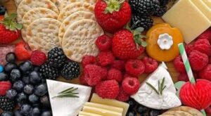 How To Make A Patriotic Charcuterie Board – Healthy Family Project