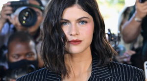 Alexandra Daddario Posted the Ultimate Bikini Selfie on Instagram and Fans Are Flabbergasted – Yahoo News