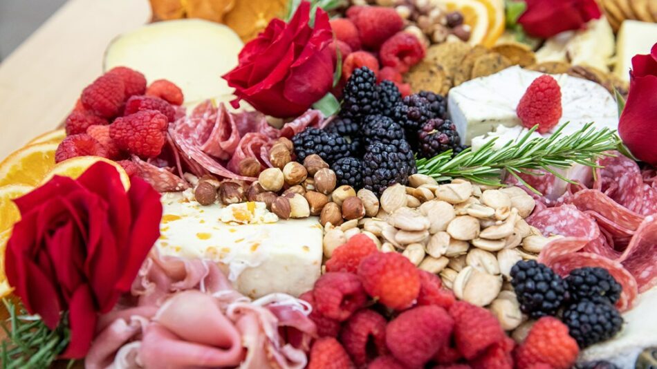 How to host with the perfect fall charcuterie board – KOIN.com