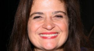 Alex Guarnaschelli’s Tip For Grating Ginger Will Save You So Much Time – Mashed