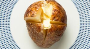 Cook jacket potato with ‘super crispy’ skin in under 20 minutes