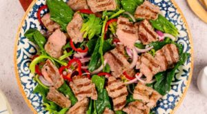 Quick and Easy Steak Spinach Salad 🥗