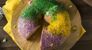 The Easiest King Cake Recipe Ever for Your Mardi Gras Celebration | Holidays | 30Seconds Food