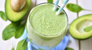 5-Ingredient Avocado Smoothie Recipe Is Such a Treat, You’ll Think You’re Cheating On Your Diet | Smoothies | 30Seconds Food