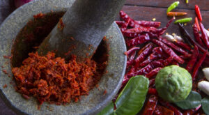 The Key Ingredients You Need For Transforming Curry Paste Into Sauce – The Daily Meal