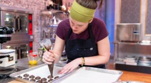 Which bakers made the Halloween Baking Championship Season 8 finale?
