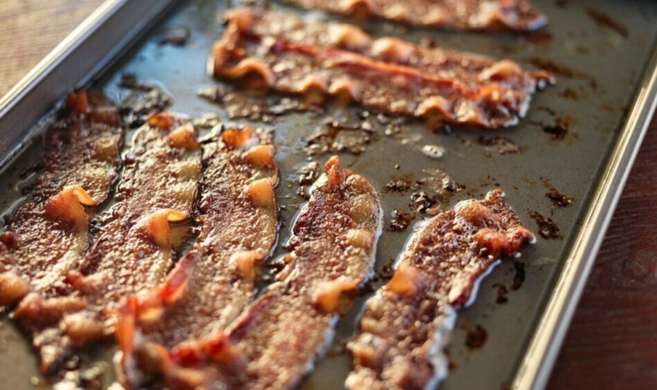 Cook crispy bacon the ‘right way’ according to a chef – no frying