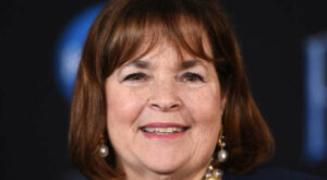 Ina Garten’s Go-To Grocery Bag Is All You Need For Your Next Shopping Trip