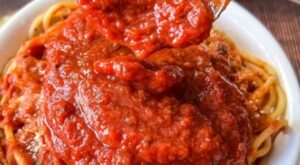 The Best Homemade Spaghetti Sauce Recipe: Quick & Easy – Simple Italian Cooking