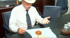 Sheriff defends serving ‘warden burger’ to inmates