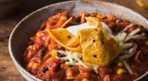 The Best Chicken Chili Recipe: Mexican Chili #SundaySupper