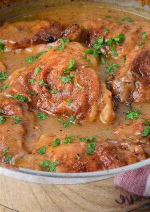 Easy Creamy Smothered Chicken and Gravy Recipe – Chef Lola’s Kitchen