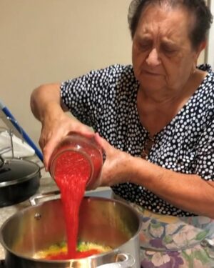 Italian ‘Nonna’ Cooks Incredible Authentic Meals | This Italian ‘Nonna’ has been using TikTok to share her incredible authentic Italian cooking 😋 | By UNILAD | Facebook