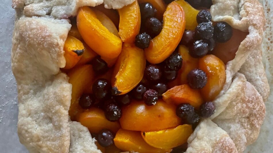 Recipe: Take advantage of apricot season by making this dessert