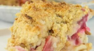How to Make Rhubarb Crumble Pie – Gluten Free – Kiss Gluten Goodbye