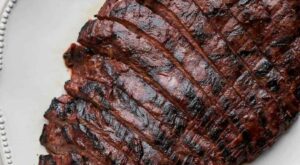 This flank steak marinade is easy to make and packed with 7 flavorful ingredients. Use it to marinate… in 2023 | Grilling recipes, Grilled steak recipes, Ways to cook steak