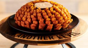 Outback Is Giving Out Free Bloomin’ Onions for National Onion Day – Yahoo Entertainment