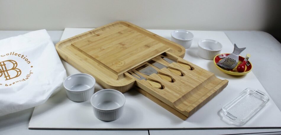 Charcuterie Board With Utensils And Olive And Nut Bowls #16601 | Auctionninja.com – Auction Ninja