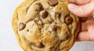 Copycat Crumbl Cookies – The Recipe Critic
