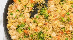 Easy Chicken Fried Rice (It’s Healthy Too!) – Thriving Home