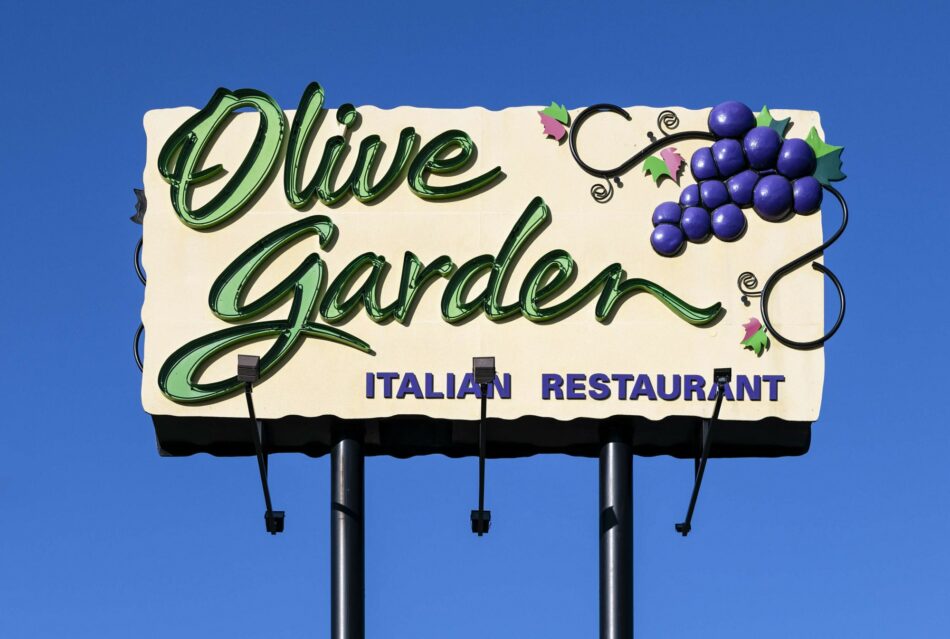 Is Olive Garden open on 4th of July?