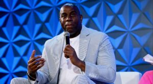 Owning Burger King and Starbucks Outlets at 0,000,000 Net Worth, Magic Johnson Shows Love for Friend of 30 Years – EssentiallySports