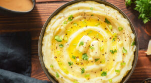 14 Sauce Alternatives To Pour Over Mashed Potatoes – Tasting Table