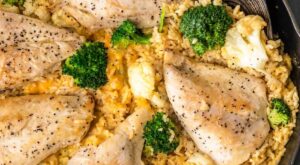 Cheesy Chicken and Rice – Easy Chicken Recipes (VIDEO!!)