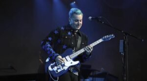 Musician Jack White calls Mark Wahlberg, Guy Fieri ‘disgusting’ after they socialized with Trump: reports