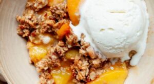 Best Healthy Peach Crisp Recipe (Gluten-Free + Vegan)