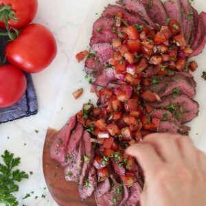 Grilled Steak with Tomatoes and Balsamic | I love this EASY steak dish, the tomatoes with balsamic on top make this SO good! Grill this outdoors, or cook it on a grill pan or broiler.

Smart… | By Skinnytaste | Facebook