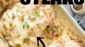 Easy, rich, and creamy, this poor man’s hamburger steaks recipe is packed with… – #creamy #easy #… | Hamburger steak recipes, Beef dinner, Easy dinner ground beef