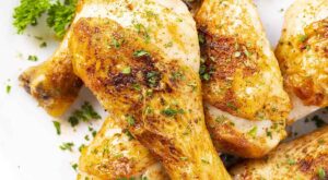 Baked Chicken Legs Drumsticks | Wholesome Yum | Easy healthy recipes. 10 ingredients or less.