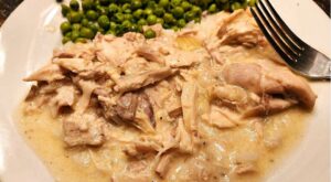 Easy 4-Ingredient Chicken & Gravy Recipe: Put Some Country In Your Mouth | Poultry | 30Seconds Food