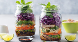 The Layered Mason Jar Meal Trend You May Have Forgotten About – Tasting Table
