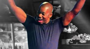 Big Lee’s BBQ owner beats Bobby Flay in Food Network wing cook-off