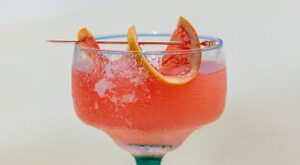 10 Simple Savvy Summer Vacation-Inspired Cocktails From Luxury Hotels And Resorts Around The World
