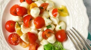 Fresh & Easy Caprese Salad with Cherry Tomatoes – Simple Italian Cooking