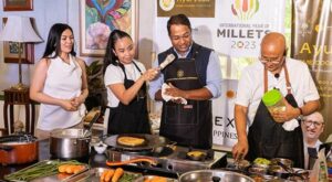 How to cook Dosa: India Ambassador Hon. Shambhu S. Kumaran gives demonstration
