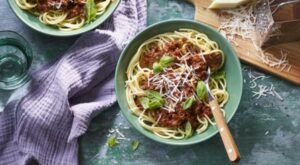Easy slow cooker spaghetti bolognese recipe