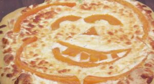 How To Make Jeff’s Pumpkin Crust Halloween Pizza | Happy Halloween! Jeff Mauro’s Pumpkin-Crust Halloween Pizza is a fan-favorite recipe perfect for the whole family 🎃

#TheKitchen > Saturdays at 11a|10c… | By Food Network | Facebook