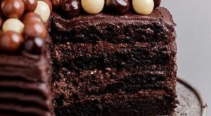 Double coffee chocolate cake with chocolate fudge frosting – Simply Delicious | Recipe | Decadent cakes, Cake recipes … – B R Pinterest