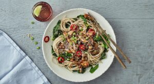 Chinese New Year food recipes: Hoisin chicken noodles, stir fry … – Evening Standard