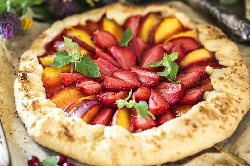 Easy Strawberry Peach Galette Recipe: Two Summer Fruits Shine in This Simple Dessert | Fruit | 30Seconds Food