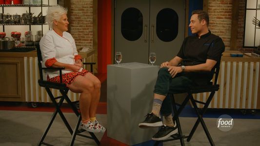 Anne & Jeff Meet the Celebrity Recruits | Anne Burrell & Jeff Mauro tell us what they REALLY thought after meeting the latest batch of celebrity recruits! 

#WorstCooks Celebrity Edition… | By Food Network | Facebook