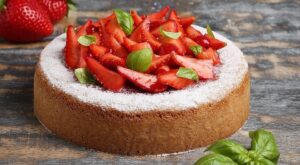 Start in pastry: Gluten-free Custard  Strawberry Pie